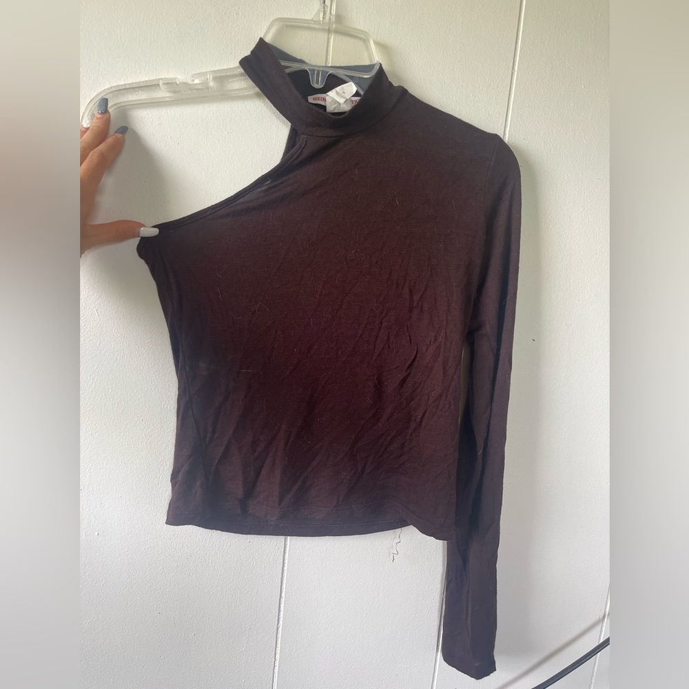 One shoulder choker neck crop